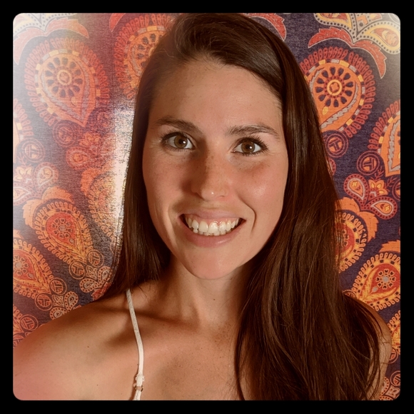 Meet your Posher, Chloe - Picture 1 of 1